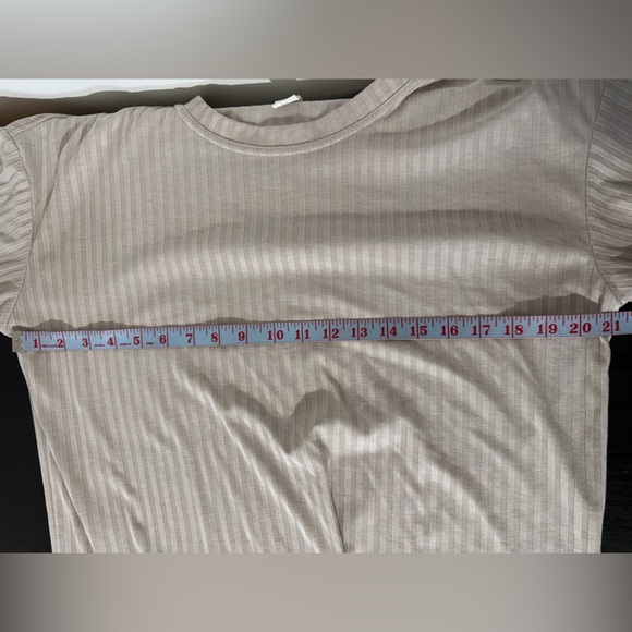 Oversized Beige Ribbed Women's Top - Picture 3 of 5